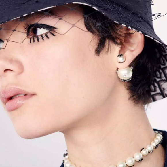 NEW DIOR TEDDY D PEARL CHOKER NECKLACE WITH CRYSTAL MOTIFS timeless Parisian - Picture 9 of 9